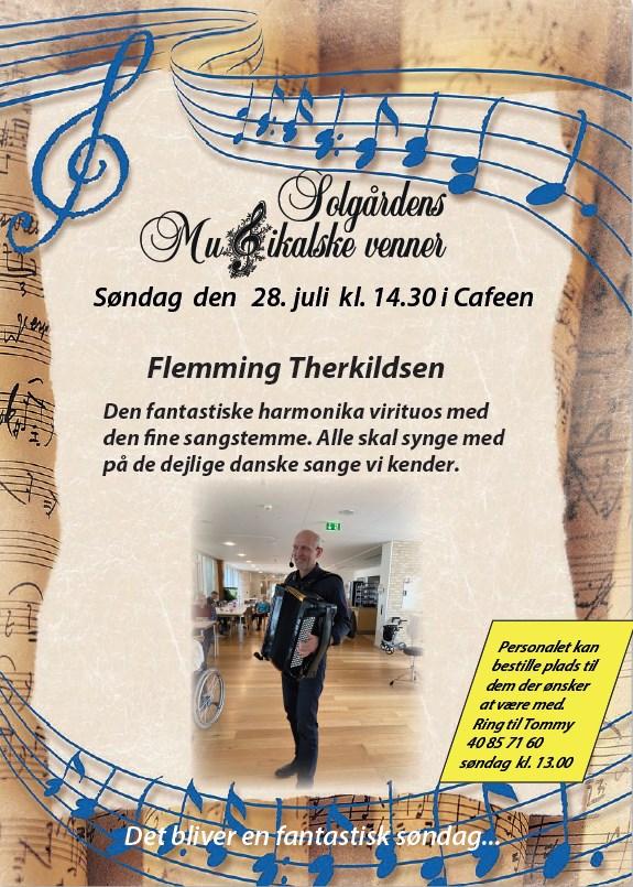 Flemming Therkildsen kommer med sin harmonika